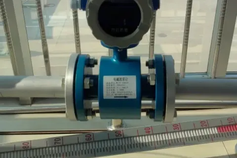 फार्मास्युटिकल उत्पादन अनुप्रयोगों में विद्युत चुम्बकीय प्रवाहमापी