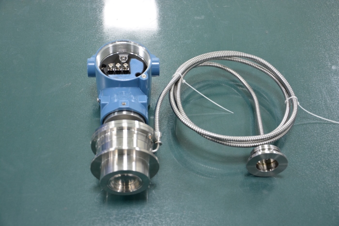 custom-made double flange level pressure transmitter