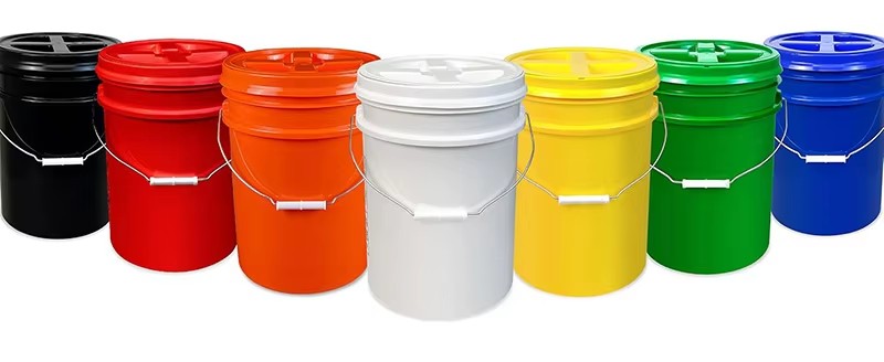 5 gallon plastic bucket