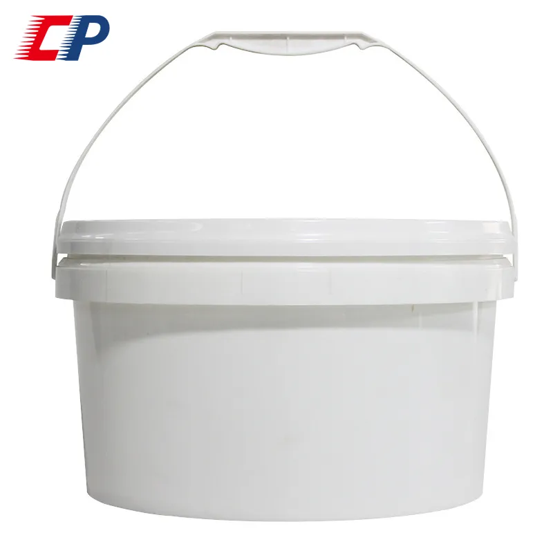 Plastic bucket