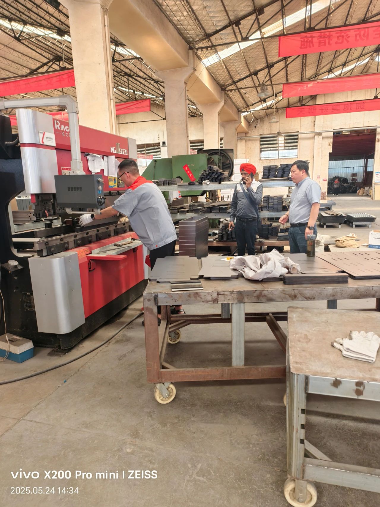 CNC tool car