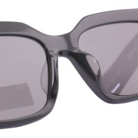 Óculos de sol com armação de acetato polarizada OEM a granel para mulheres, rosto pequeno, proteção UV, armação quadrada retrô, estilo moderno