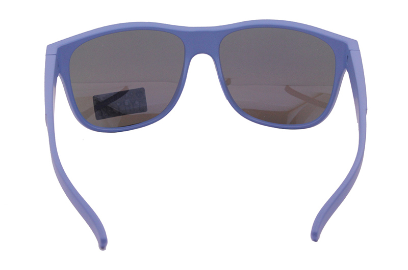 Trendy Mirrored shades