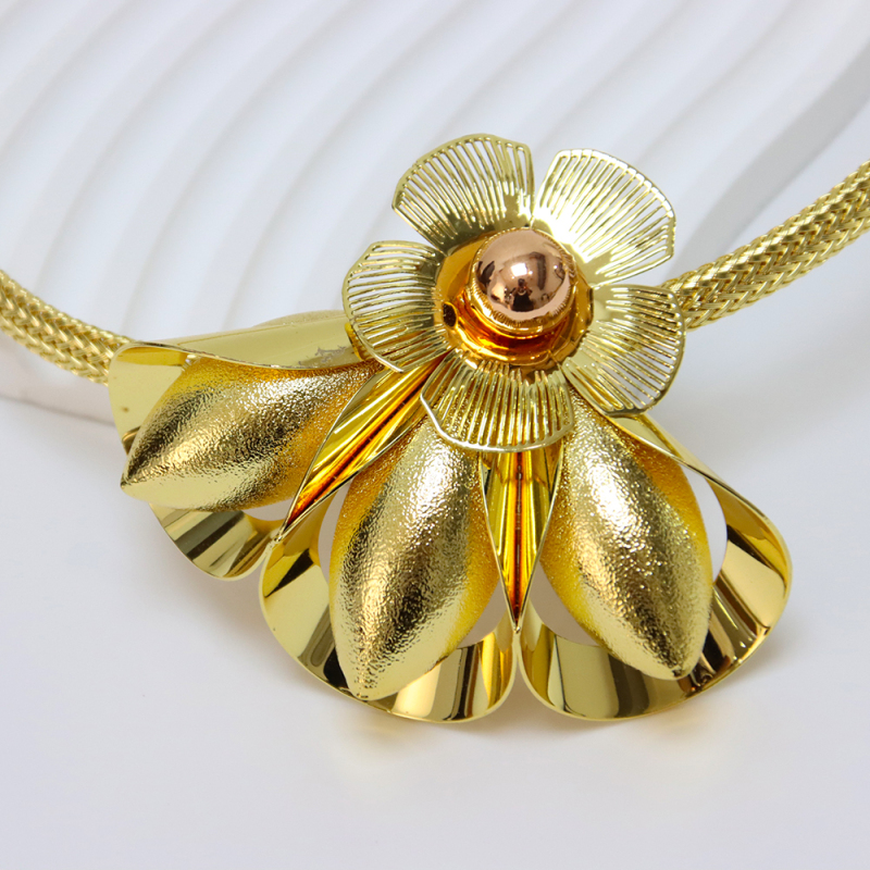 Traditional Indian Bollywood Style Gold Plated Jewelry Set