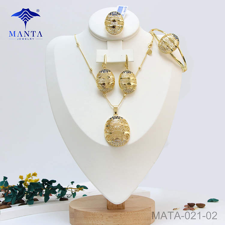 European Fashion White Gemstone Pendant Jewelry Set