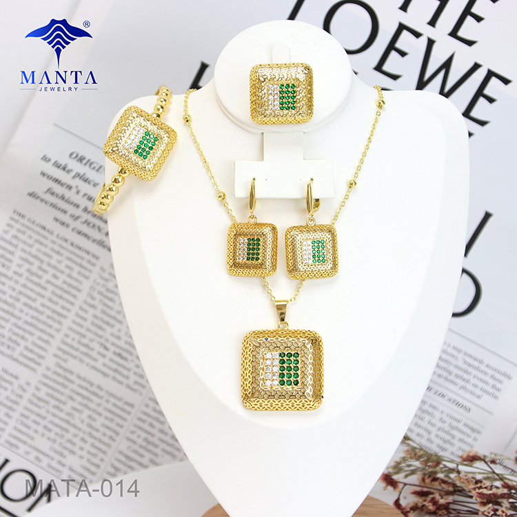 Valentine's Day Openwork Emerald Inlaid Jewelry Set