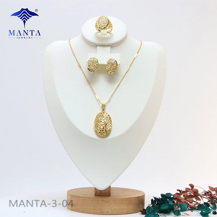 18k Gold Plated Openwork Flower Pendant Set