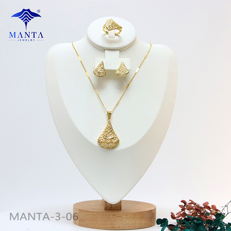 Holiday Gift 18K Gold Necklace Earrings Ring Jewelry Set