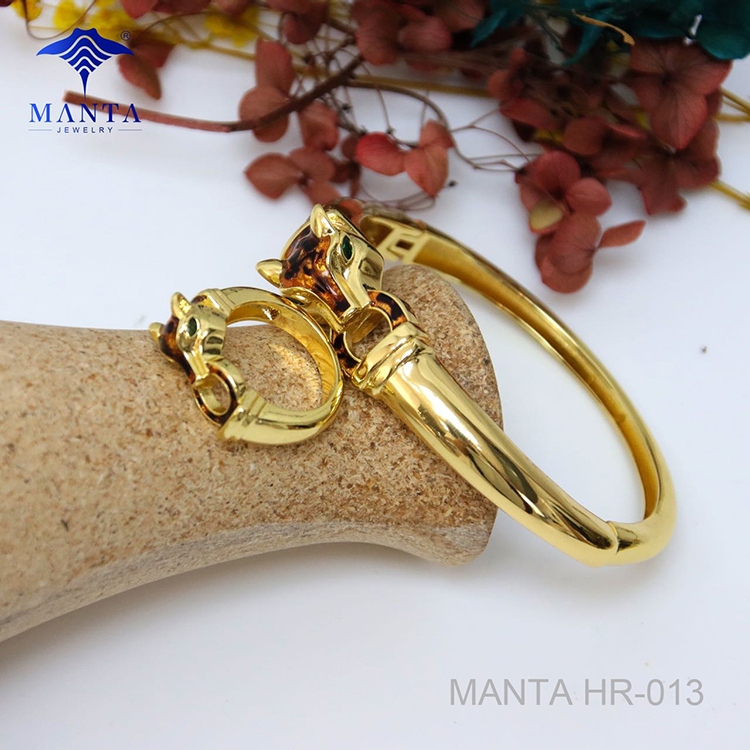 Conjunto de anillo de pulsera de cabeza de tigre de diamante chapado en oro