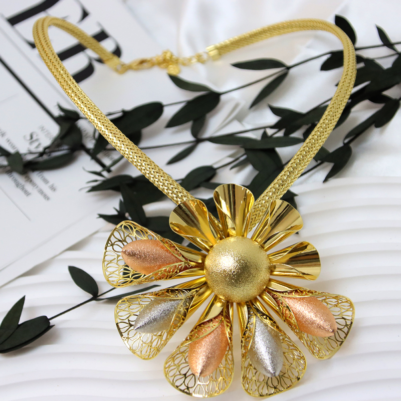 18K gold plated jewelry guaranteed 10 years Dubai