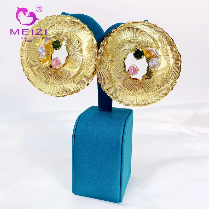 Pendientes hipoalergénicos de oro de boda de 18 quilates para mujer.