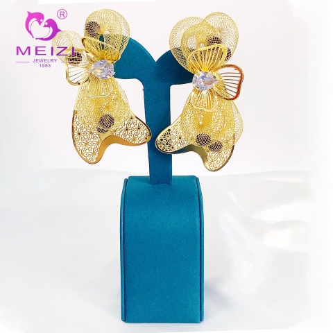 reka bentuk anting-anting emas comel vintaj untuk wanita