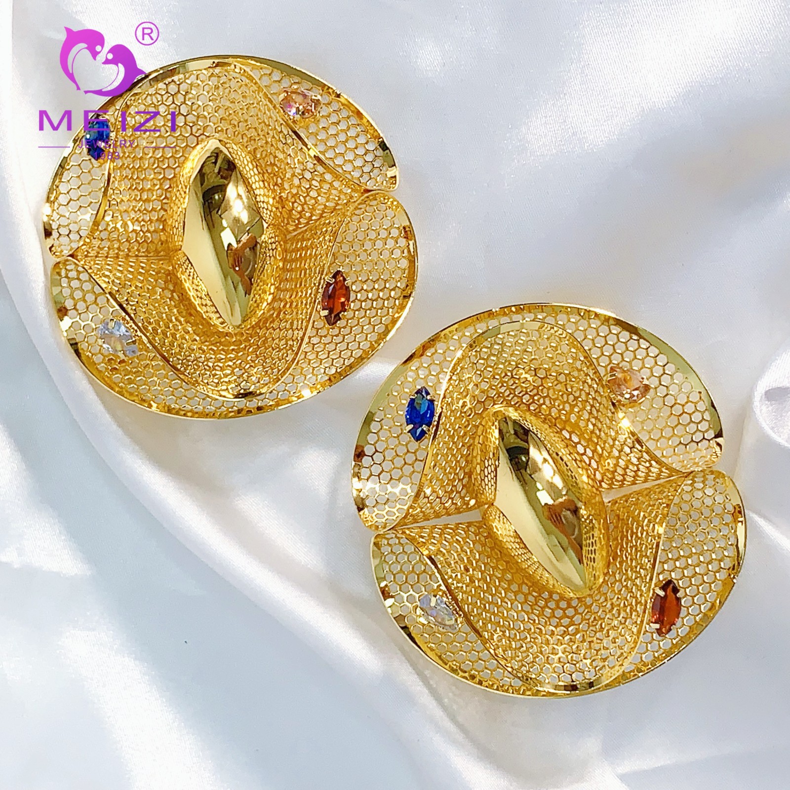 gold earrings for women