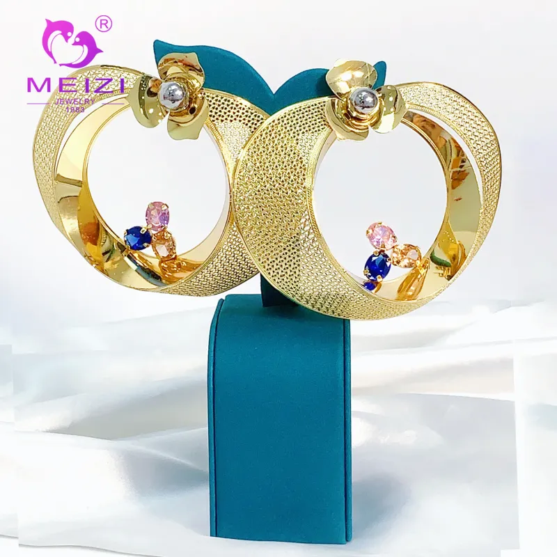 set di orecchini di gioielli in oro 18 carati alla moda per il matrimonio
