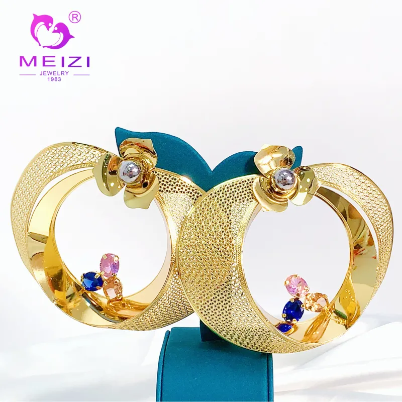 set di orecchini di gioielli in oro 18 carati alla moda per il matrimonio