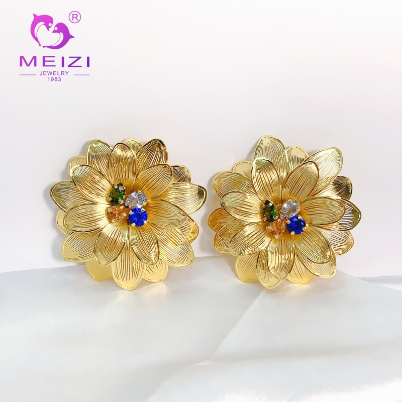 stud gold diamond flower earrings for women