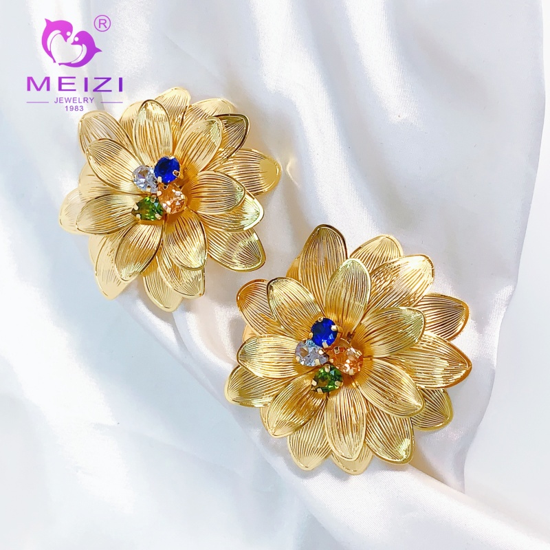 stud gold diamond flower earrings for women