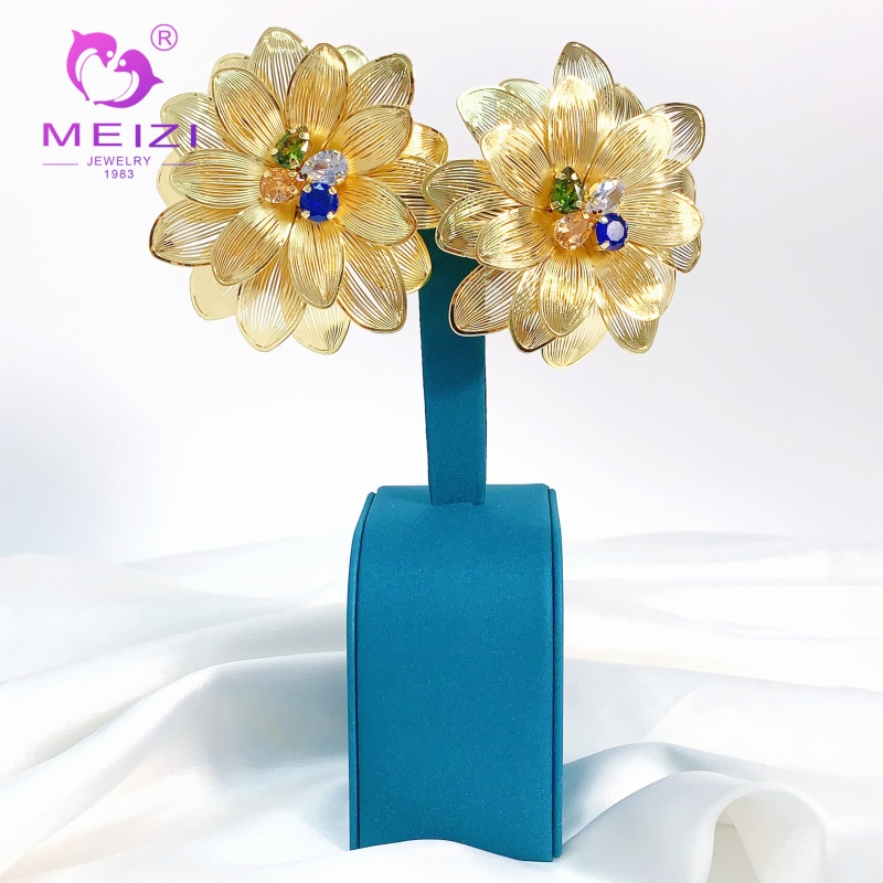 stud gold diamond flower earrings for women