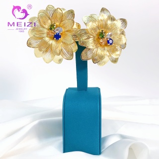 anting bunga berlian emas kancing untuk wanita