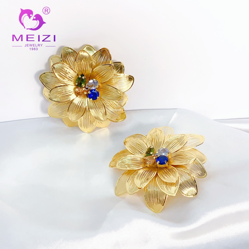stud gold diamond flower earrings for women