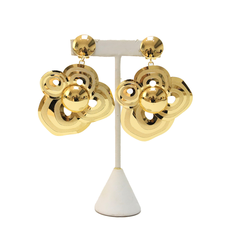 women's gold necklace and earring set for wedding