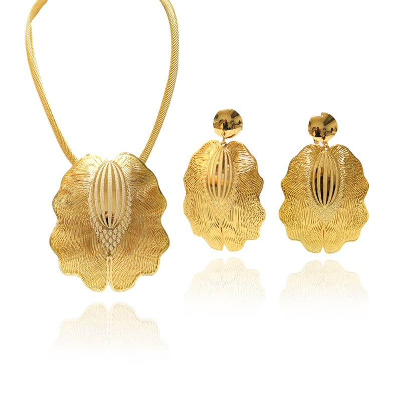 Ensemble de boucles d'oreilles et collier en forme de fleur de mariée en or pour femmes