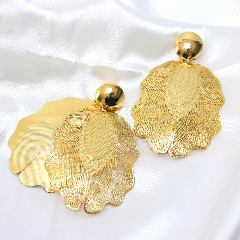 gold necklace and earring set