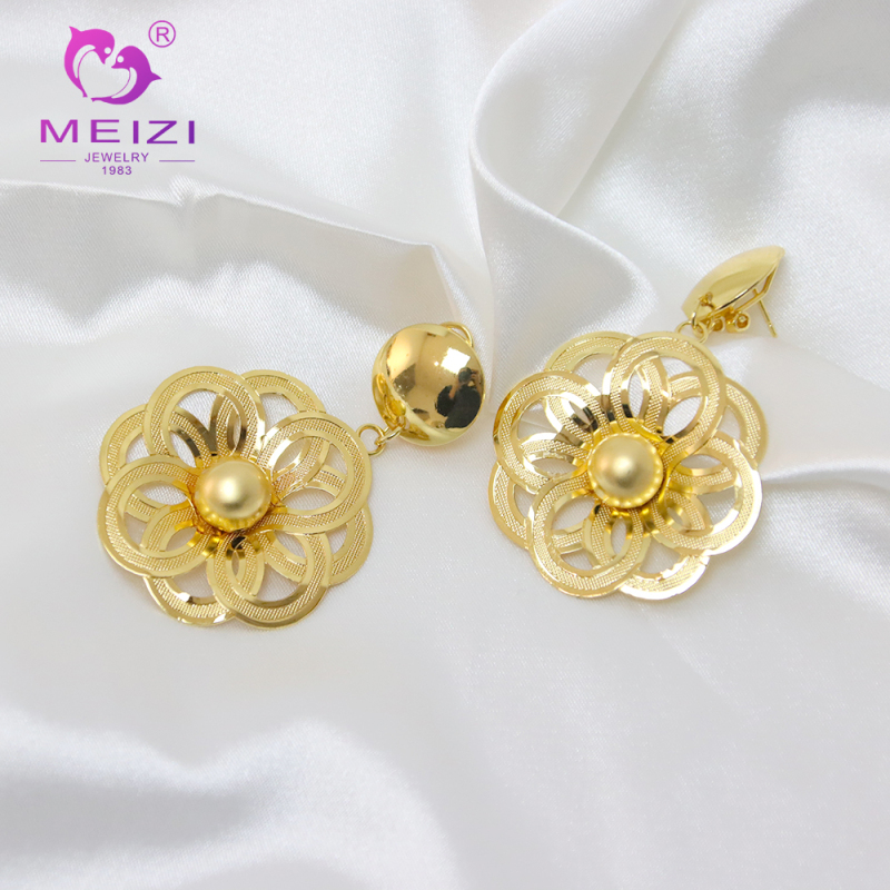 women's gold necklace & earring set