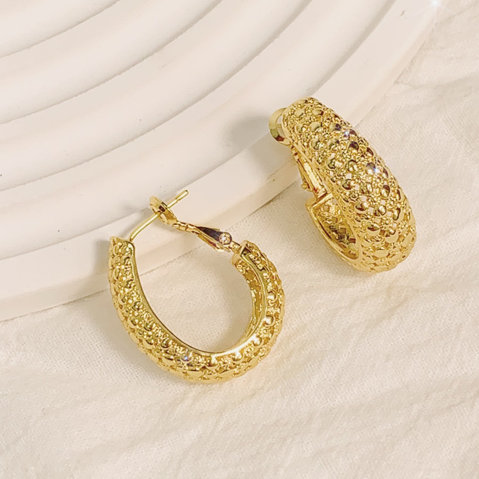 gold earrings for women