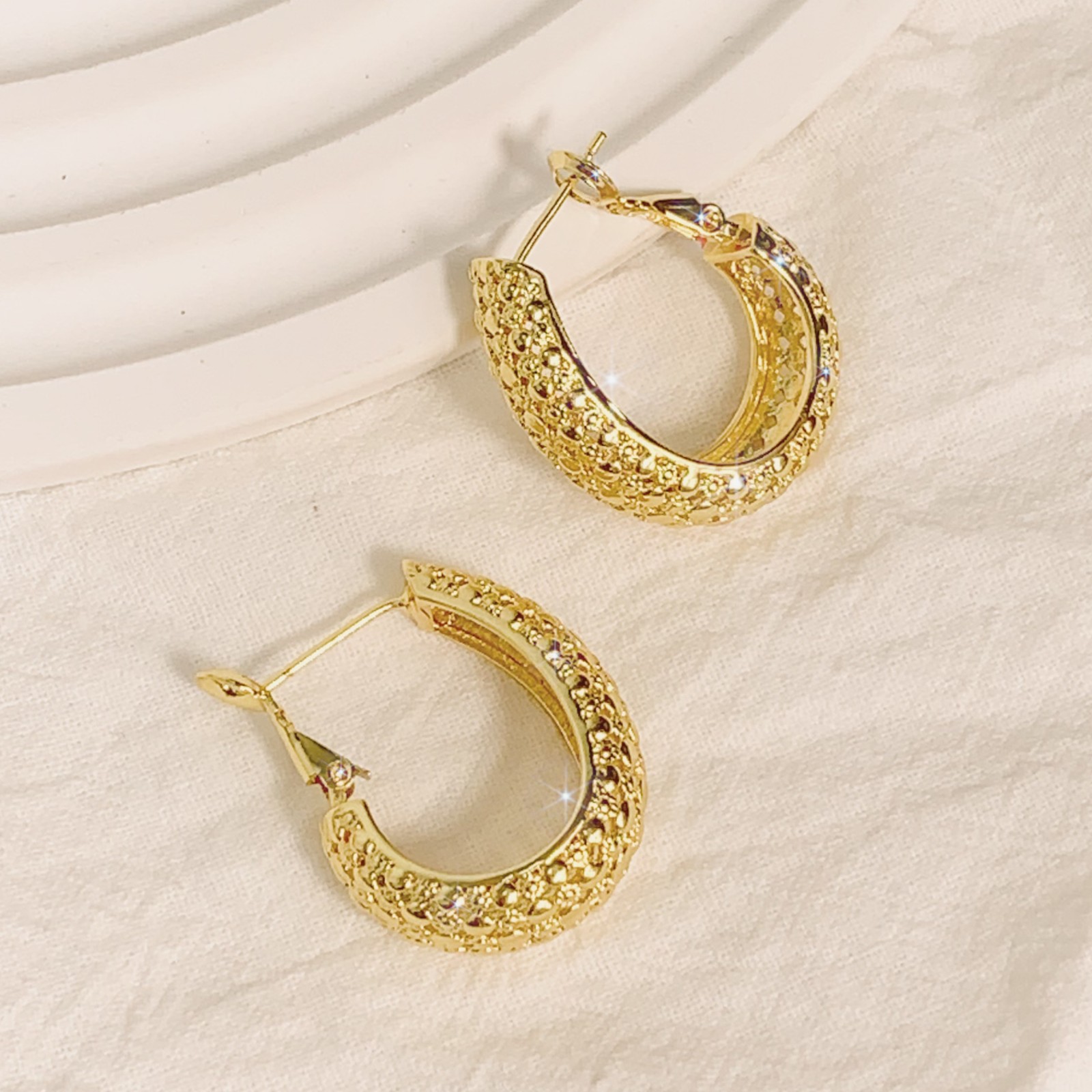 gold earrings