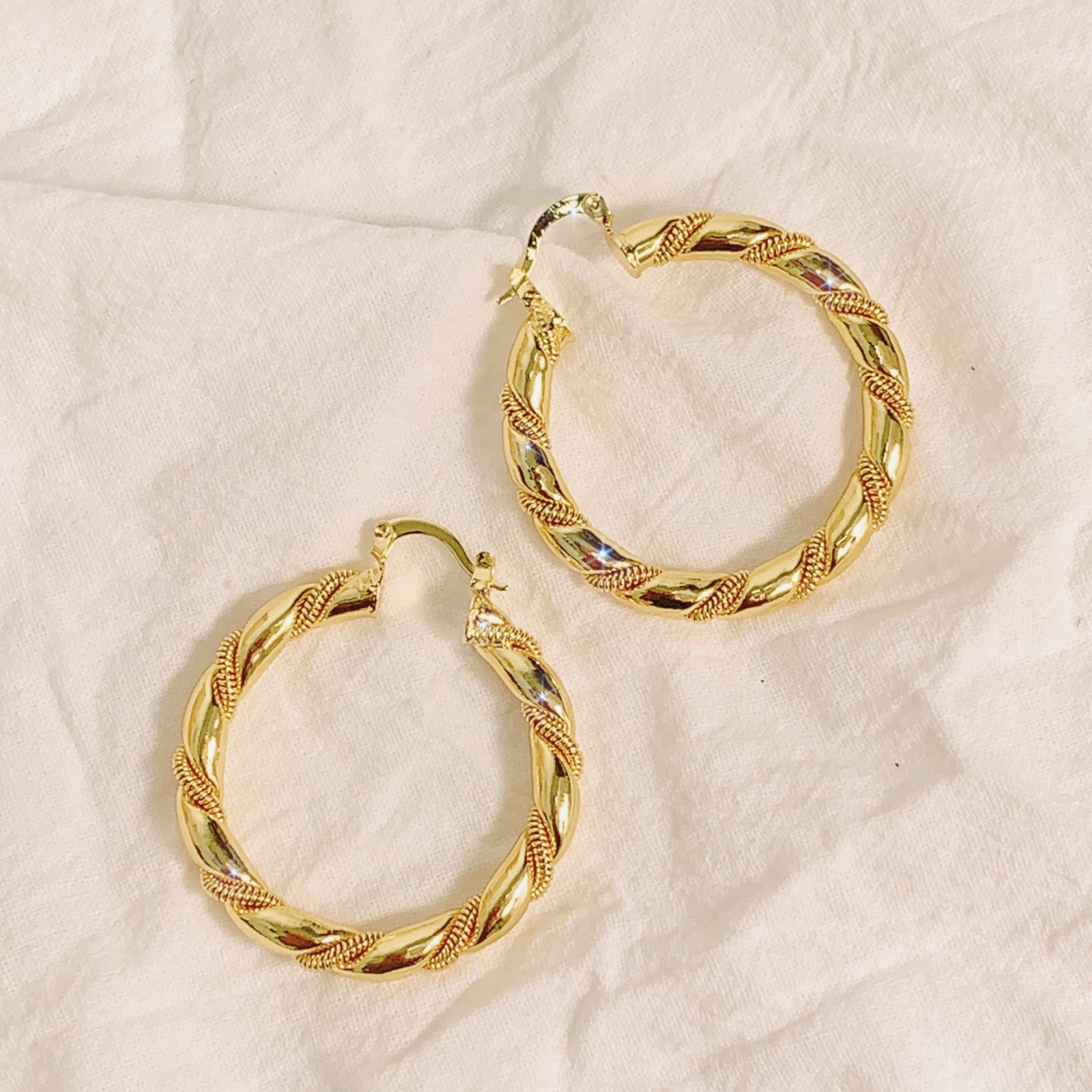 gold earrings for women