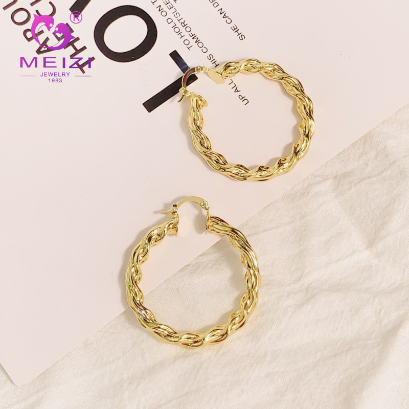 Pendientes de aro de oro de 18 quilates con diamantes para mujer.
