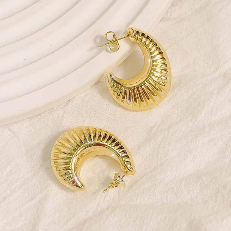 small gold hoop bridal screwback earrings for women