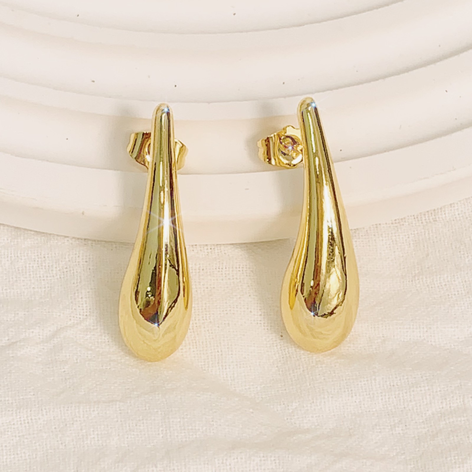 gold earrings for women