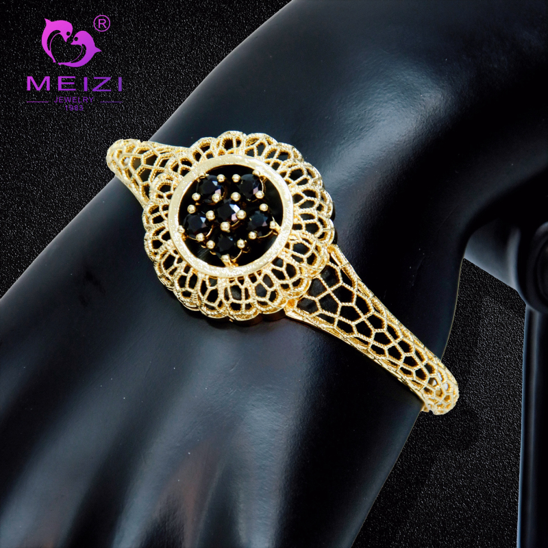 Pendientes y brazaletes chapados en oro de los anillos de bodas de la joyería de moda 18k para las mujeres