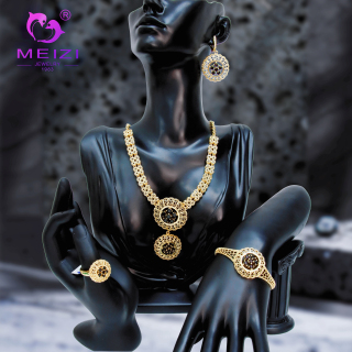 Pendientes y brazaletes chapados en oro de los anillos de bodas de la joyería de moda 18k para las mujeres