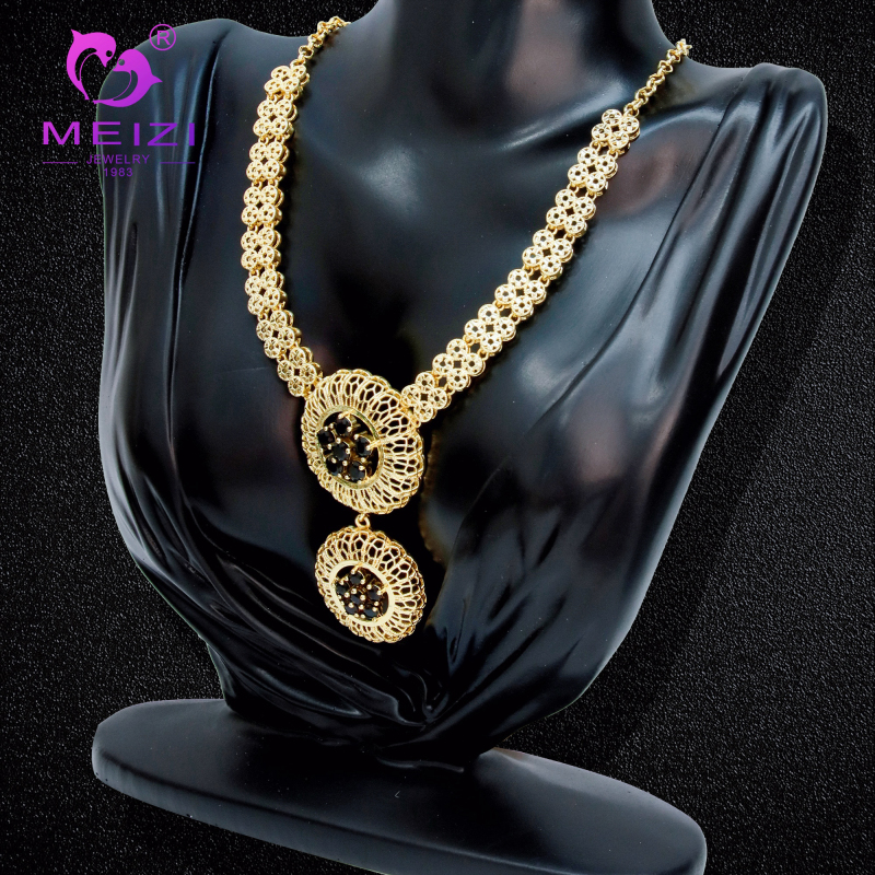 Pendientes y brazaletes chapados en oro de los anillos de bodas de la joyería de moda 18k para las mujeres