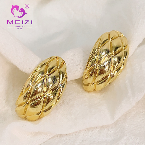 anting-anting berlapis emas pengiring pengantin pejantan hipoalergenik yang lucu dan modis