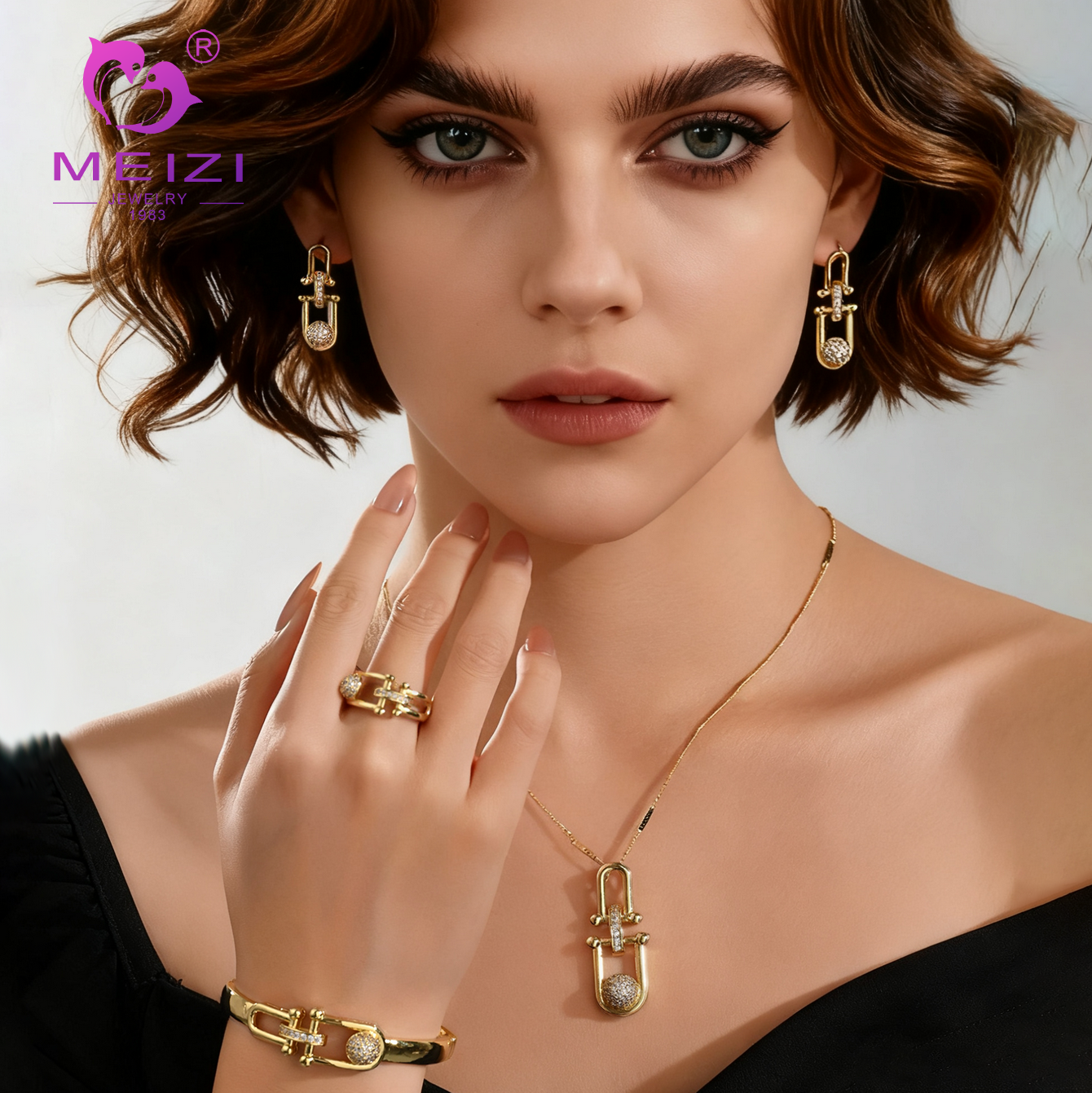 Paperclip-shaped jewelry set