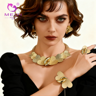 Women's Vintage Romantic Gold-Plated Jewelry Set
