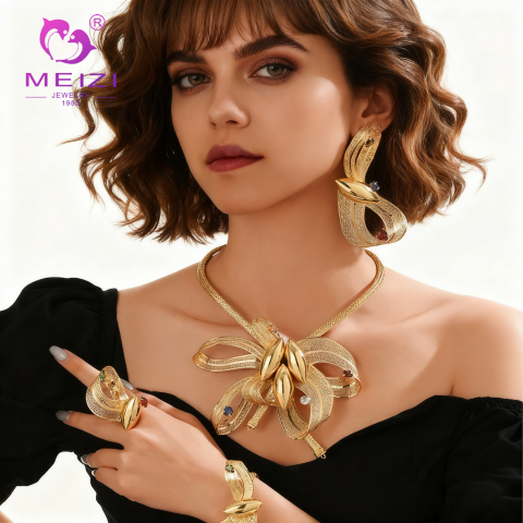 Set Barang Kemas Batu Permata Bersalut Emas Reben Artistik Bunga