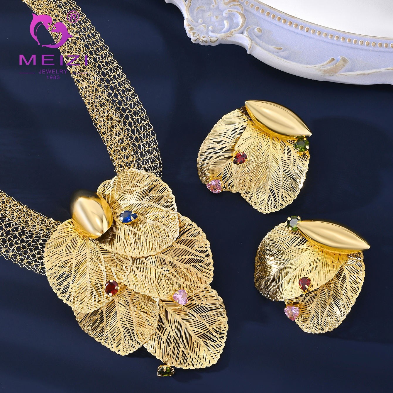 ewelry set (four pieces)