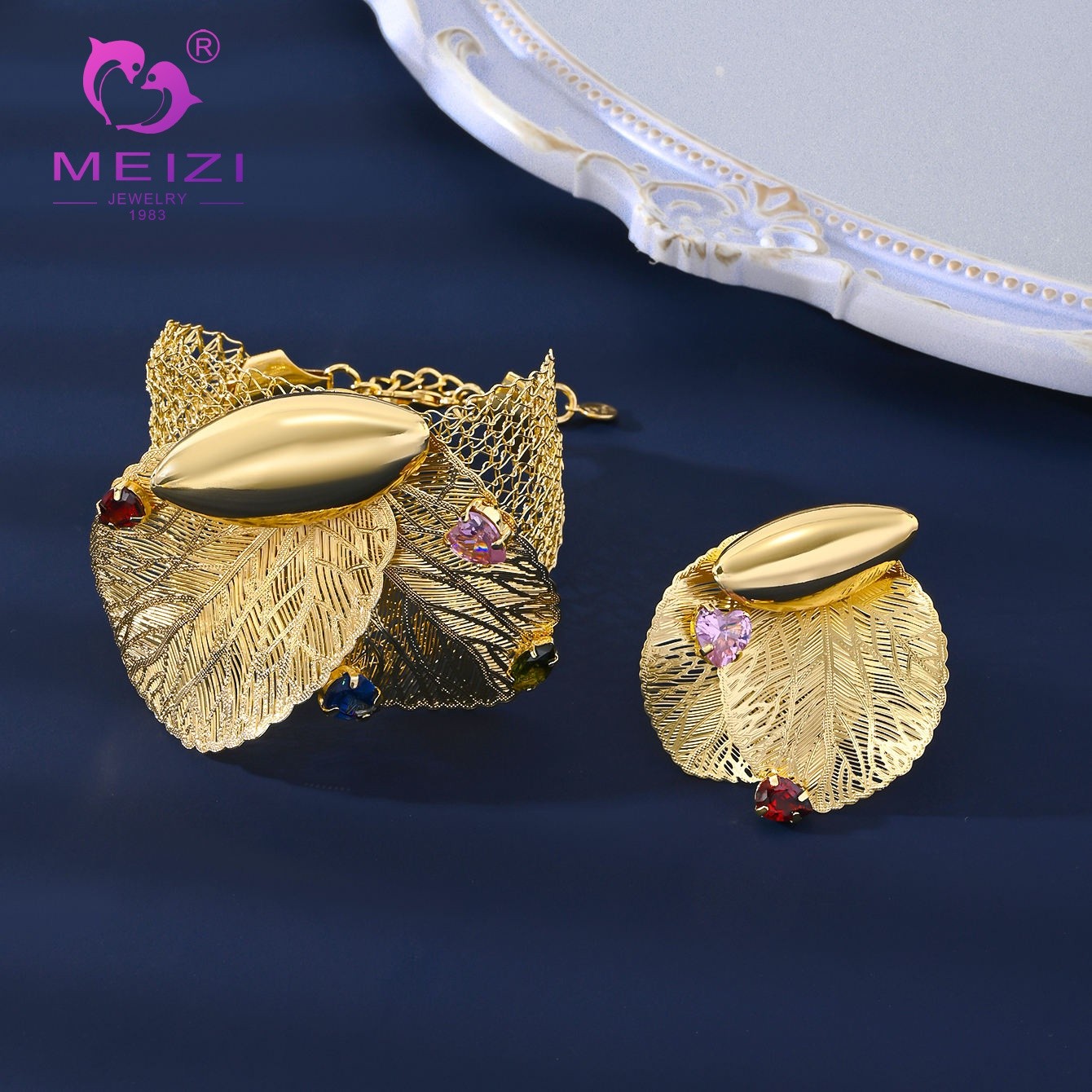 ewelry set (four pieces)