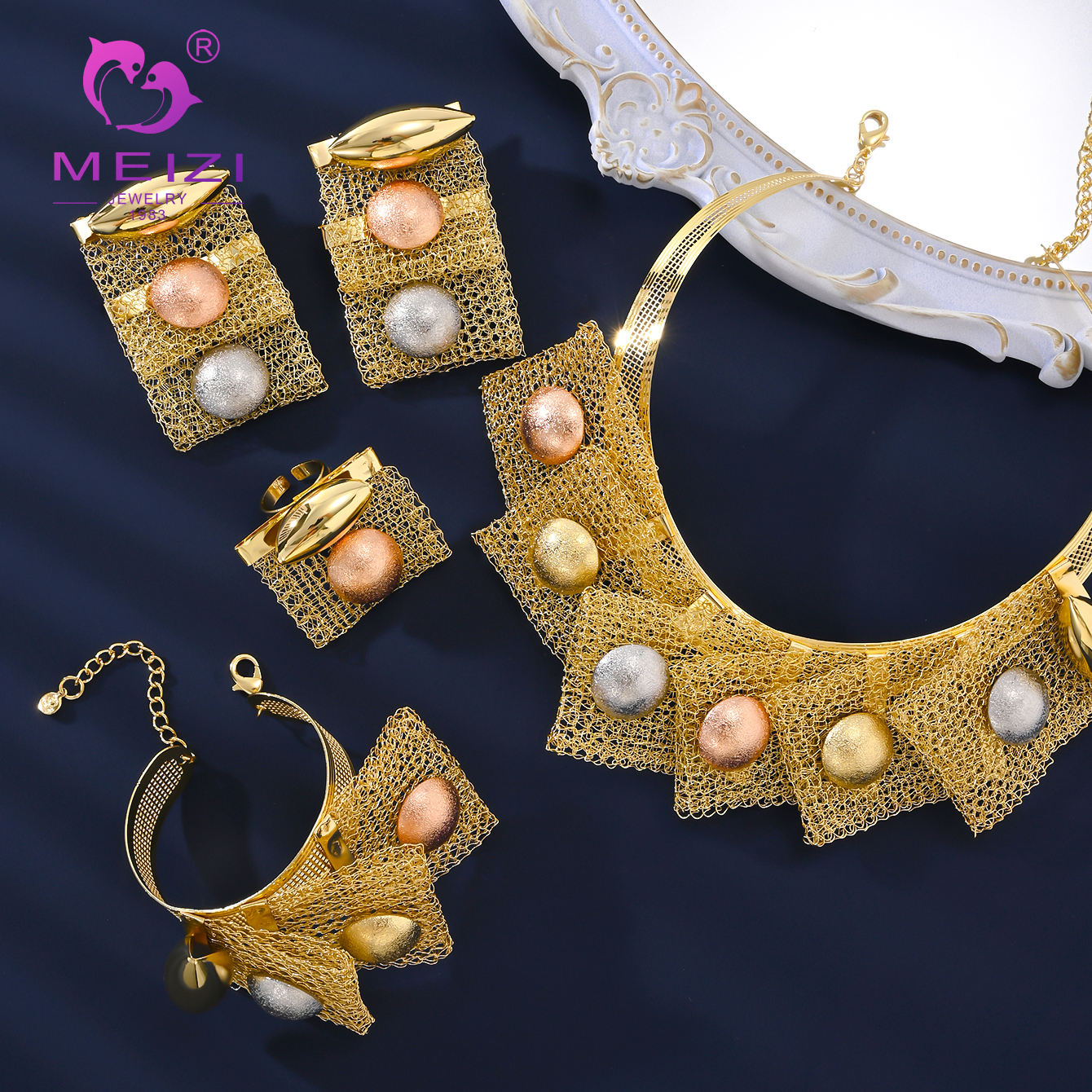 Dubai-style vintage jewelry