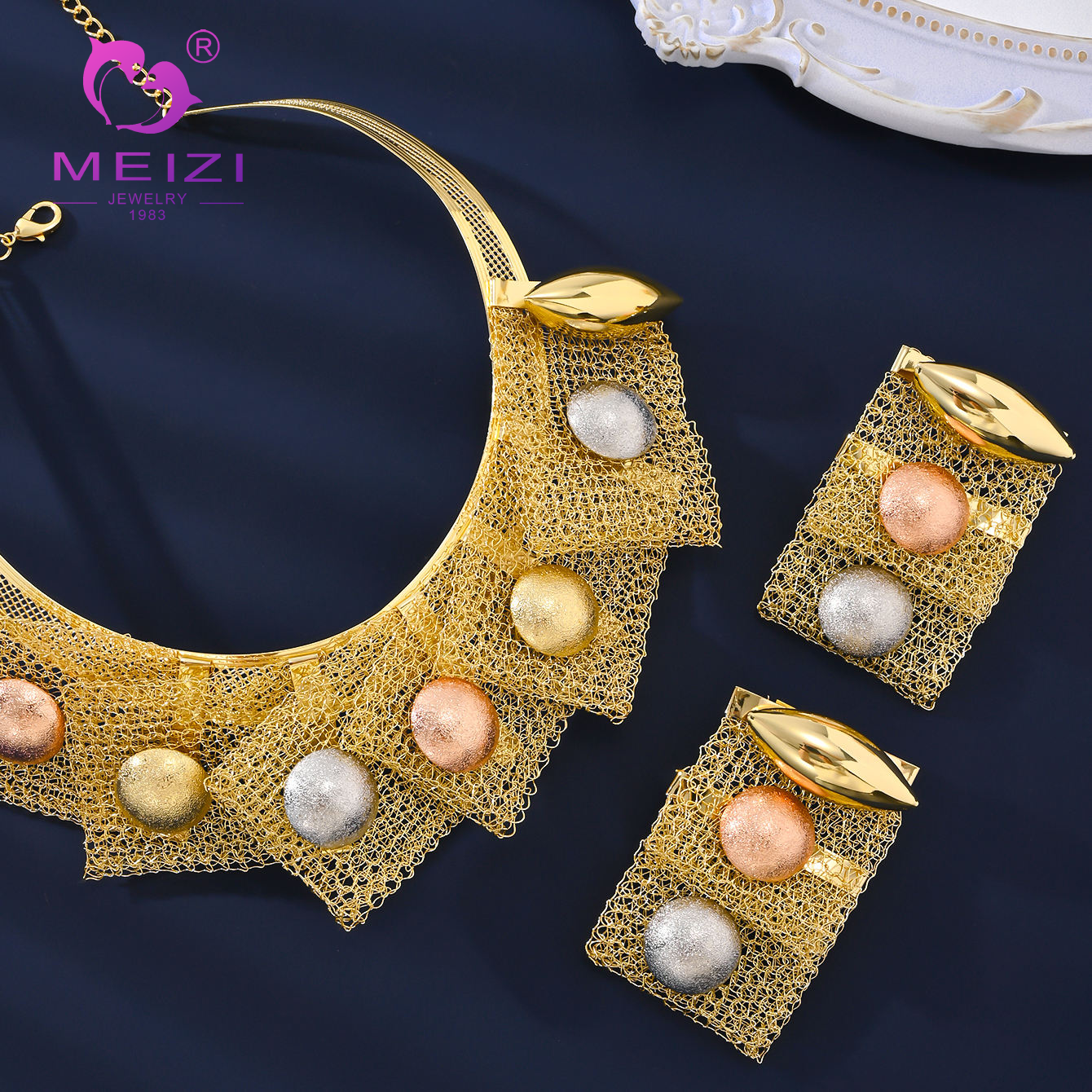 Openwork woven jewelry