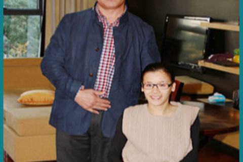 Der Vorsitzende von Caresono Liu Xiaolin besuchte die berühmte Turnerin Frau SangLan