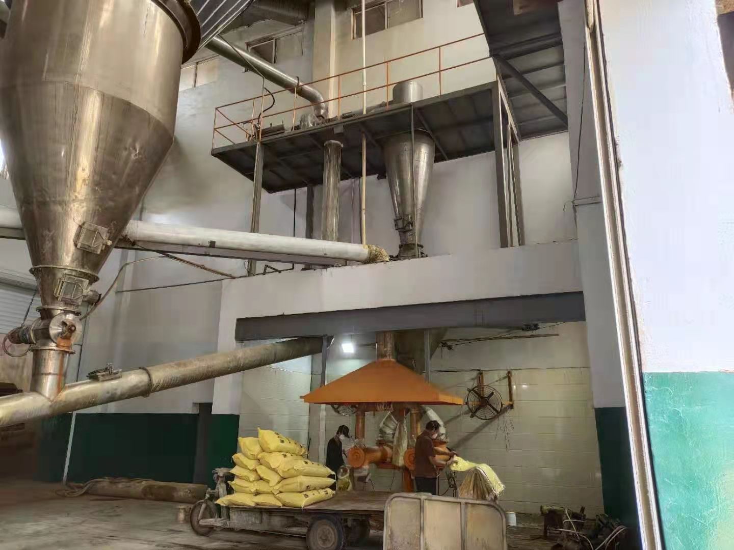 Abwasserbehandlung in Schlachthöfen, Entwässerung von Polyacrylamidschlamm.