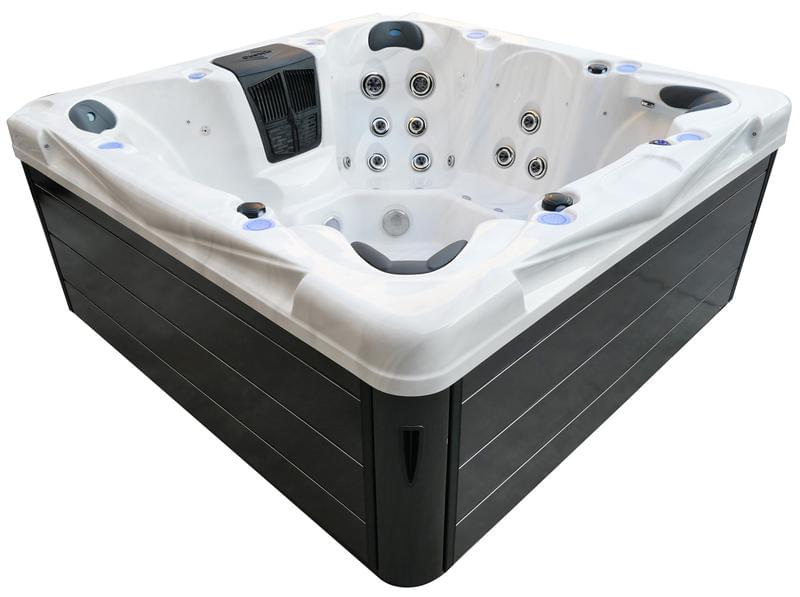 7 person backyard hot tub - 1105