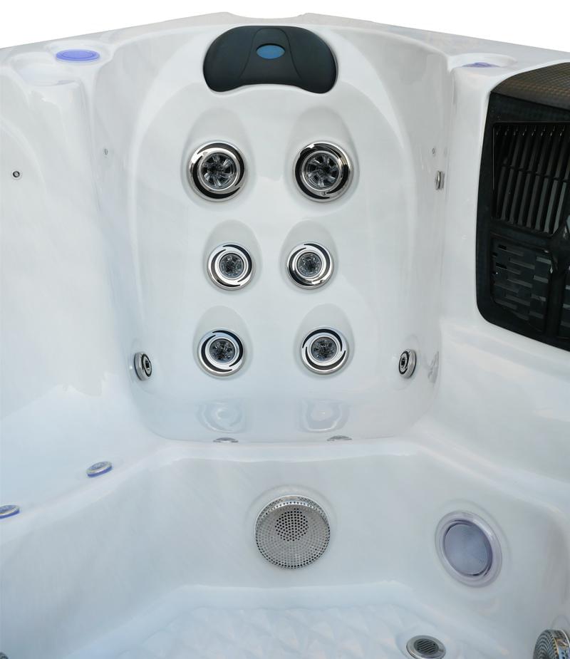 7 person backyard hot tub - 1105