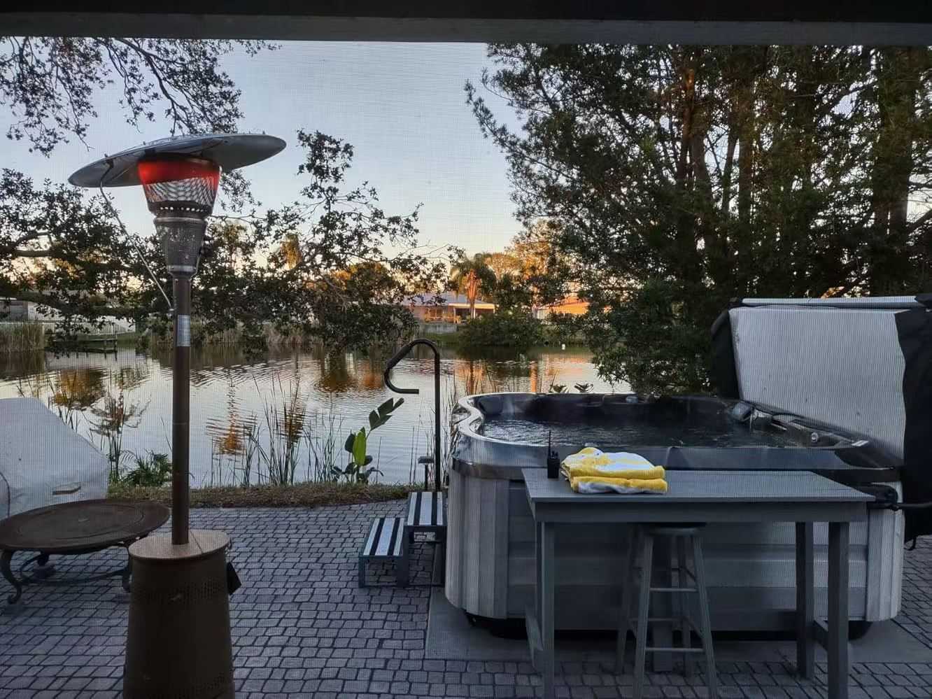 hot tub cover lifter
